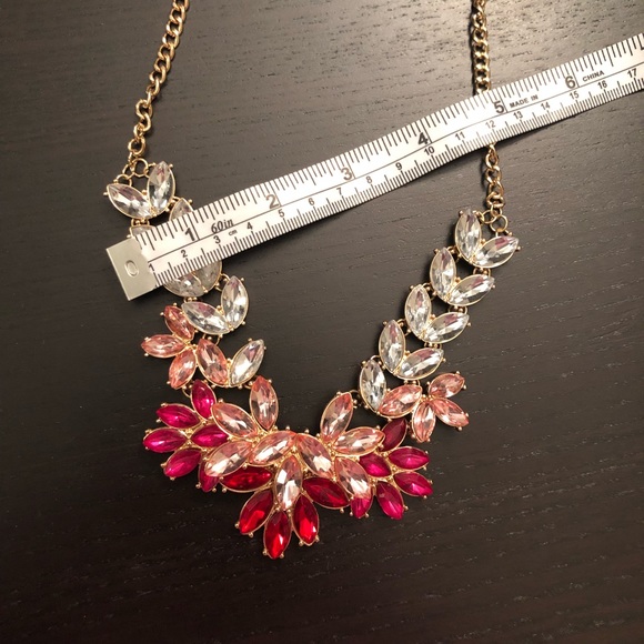 Free press necklace - Picture 2 of 8